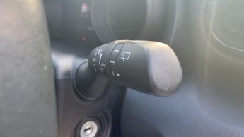 Toyota Yaris 1.5 VVT-h Design Hatchback 5dr Petrol Hybrid E-CVT Euro 6 (s/s) 