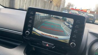 Toyota Yaris 1.5 VVT-h Design Hatchback 5dr Petrol Hybrid E-CVT Euro 6 (s/s) 