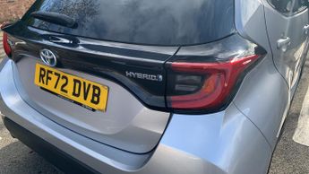 Toyota Yaris 1.5 VVT-h Design Hatchback 5dr Petrol Hybrid E-CVT Euro 6 (s/s) 