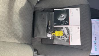 Toyota Yaris 1.5 VVT-h Design Hatchback 5dr Petrol Hybrid E-CVT Euro 6 (s/s) 