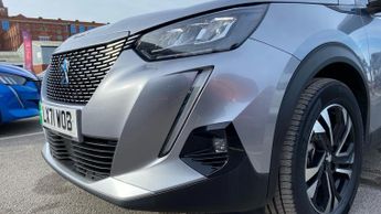 Peugeot 2008 50kWh Allure Premium SUV 5dr Electric Auto (136 ps)