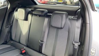 Peugeot 2008 50kWh Allure Premium SUV 5dr Electric Auto (136 ps)