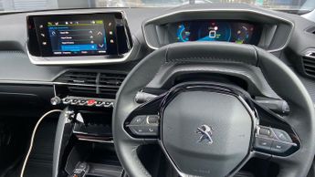 Peugeot 2008 50kWh Allure Premium SUV 5dr Electric Auto (136 ps)
