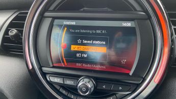 Mini Hatch 1.5 Cooper Hatchback 5dr Petrol Steptronic Euro 6 (s/s) (136 ps)