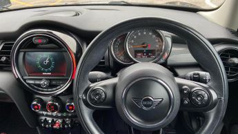 Mini Hatch 1.5 Cooper Hatchback 5dr Petrol Steptronic Euro 6 (s/s) (136 ps)