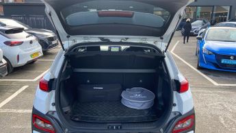 Hyundai Kona 64kWh Premium SUV 5dr Electric Auto (204 ps)