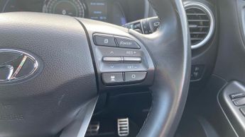 Hyundai Kona 64kWh Premium SUV 5dr Electric Auto (204 ps)