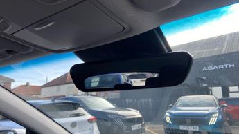 Hyundai Kona 64kWh Premium SUV 5dr Electric Auto (204 ps)