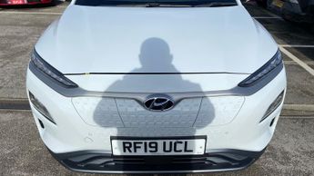 Hyundai Kona 64kWh Premium SUV 5dr Electric Auto (204 ps)