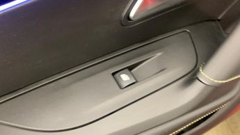 Peugeot 2008 1.2 HYBRID GT SUV 5dr Petrol Hybrid e-DSC6 Euro 6 (s/s) (136 ps)