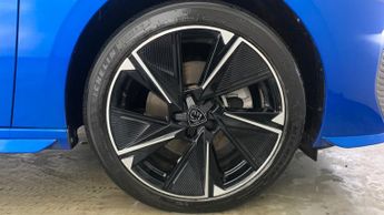 Peugeot 308 54kWh GT Hatchback 5dr Electric Auto (156 ps)