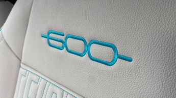 Fiat 600 1.2 MHEV La Prima SUV 5dr Petrol Hybrid e-DCT Euro 6 (s/s) (136 