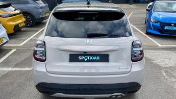 Fiat 600 1.2 MHEV La Prima SUV 5dr Petrol Hybrid e-DCT Euro 6 (s/s) (136 