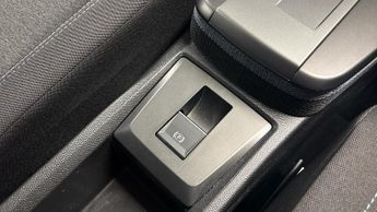 Vauxhall Frontera Electric 44kWh Design SUV 5dr Electric Auto (113 ps)