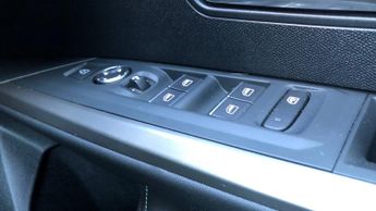 Peugeot 3008 73kWh GT SUV 5dr Electric Auto (210 ps)