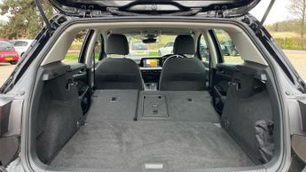 Volkswagen Golf 1.5 eTSI MHEV Life Hatchback 5dr Petrol Hybrid DSG Euro 6 (s/s) 