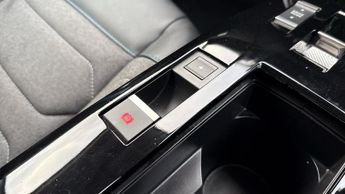 Citroen C4 50kWh Shine Hatchback 5dr Electric Auto (136 ps)