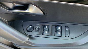 Peugeot 2008 50kWh GT SUV 5dr Electric Auto (136 ps)