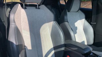 Peugeot 2008 50kWh GT SUV 5dr Electric Auto (136 ps)