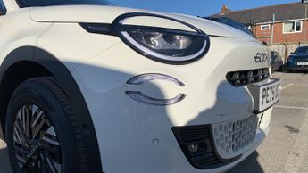 Fiat 600 1.2 MHEV La Prima SUV 5dr Petrol Hybrid e-DCT Euro 6 (s/s) (100 