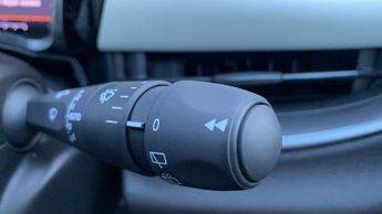 Fiat 600 1.2 MHEV La Prima SUV 5dr Petrol Hybrid e-DCT Euro 6 (s/s) (100 