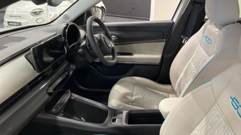 Fiat 600 1.2 MHEV La Prima SUV 5dr Petrol Hybrid e-DCT Euro 6 (s/s) (100 