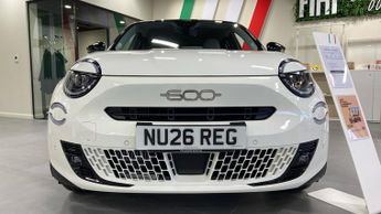 Fiat 600 1.2 MHEV La Prima SUV 5dr Petrol Hybrid e-DCT Euro 6 (s/s) (100 