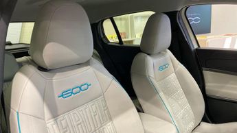 Fiat 600 1.2 MHEV La Prima SUV 5dr Petrol Hybrid e-DCT Euro 6 (s/s) (100 