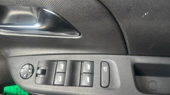 Vauxhall Corsa Electric 50kWh Design Hatchback 5dr Electric Auto (136 ps)