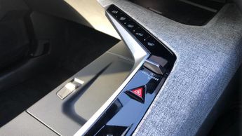 Peugeot 3008 73kWh GT SUV 5dr Electric Auto (210 ps)