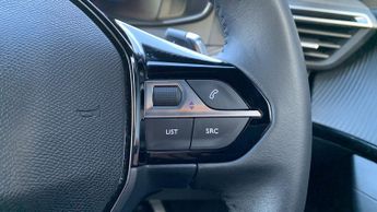 Peugeot 2008 1.2 HYBRID Allure SUV 5dr Petrol Hybrid e-DSC6 Euro 6 (s/s) (136