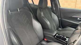 Peugeot 2008 54kWh First Edition SUV 5dr Electric Auto (11kW Charger) (156 ps