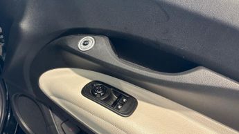 Fiat 500E 42kWh La Prima Hatchback 3dr Electric Auto (118 ps)