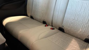 Fiat 500E 42kWh La Prima Hatchback 3dr Electric Auto (118 ps)