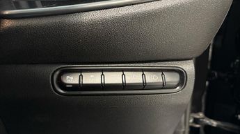 Fiat 500E 42kWh La Prima Hatchback 3dr Electric Auto (118 ps)