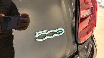 Fiat 500E 42kWh La Prima Hatchback 3dr Electric Auto (118 ps)
