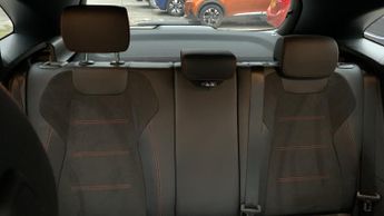 Mercedes-benz Gla 2.0 GLA200d AMG Line (Executive) SUV 5dr Diesel 8G-DCT Euro 6 (s