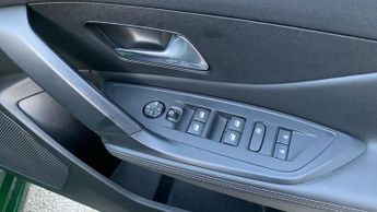 Peugeot 308 1.2 PureTech Allure Premium Hatchback 5dr Petrol EAT Euro 6 (s/s