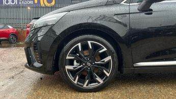 Renault Clio 1.6 E-TECH techno Hatchback 5dr Petrol Hybrid Auto Euro 6 (s/s) 