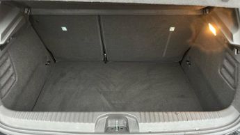 Renault Clio 1.6 E-TECH techno Hatchback 5dr Petrol Hybrid Auto Euro 6 (s/s) 