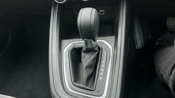 Renault Clio 1.6 E-TECH techno Hatchback 5dr Petrol Hybrid Auto Euro 6 (s/s) 