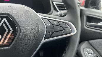 Renault Clio 1.6 E-TECH techno Hatchback 5dr Petrol Hybrid Auto Euro 6 (s/s) 