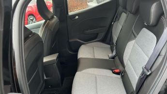 Renault Clio 1.6 E-TECH techno Hatchback 5dr Petrol Hybrid Auto Euro 6 (s/s) 