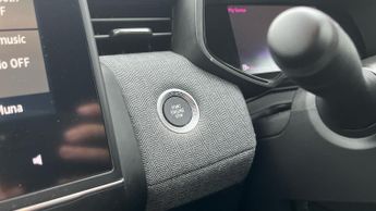 Renault Clio 1.6 E-TECH techno Hatchback 5dr Petrol Hybrid Auto Euro 6 (s/s) 