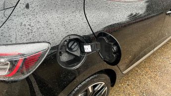 Renault Clio 1.6 E-TECH techno Hatchback 5dr Petrol Hybrid Auto Euro 6 (s/s) 