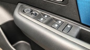 Citroen C4 50kWh Shine Plus Hatchback 5dr Electric Auto (136 ps)