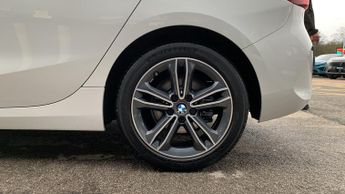 BMW 1 Series 1.5 118i Sport (LCP) Hatchback 5dr Petrol DCT Euro 6 (s/s) (136 