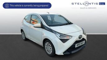 Toyota AYGO 1.0 VVT-i x-play Hatchback 5dr Petrol Manual Euro 6 (71 ps)