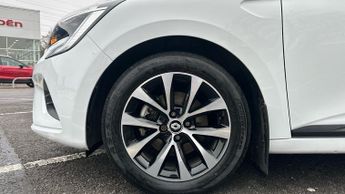 Renault Clio 1.6 E-TECH Iconic Hatchback 5dr Petrol Hybrid Auto Euro 6 (s/s) 