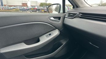 Renault Clio 1.6 E-TECH Iconic Hatchback 5dr Petrol Hybrid Auto Euro 6 (s/s) 